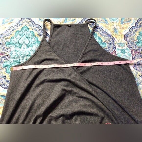 Amazon gray Sleeveless V-Neck Tank Top XL. (0093) - Picture 4 of 5